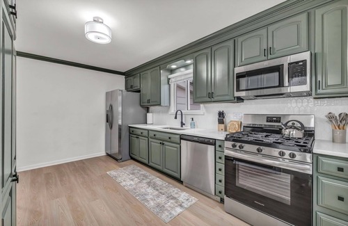 Berea House | Game Room.Bar.Firepit.Renovated & Modern Retreat!