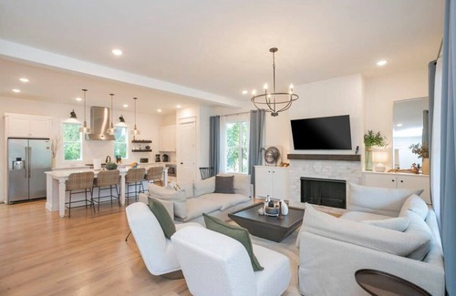 Donelson Hills House | Game Room, Fireplace & Hot Tub!