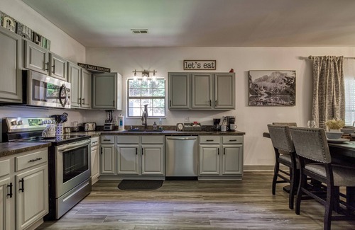 Sevierville Cabin | Game Room-Hot tub-Fire pit-Dog friendly