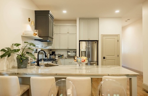Downtown Columbus House | Game Room + Parking | Neil Ave Near OSU Expo