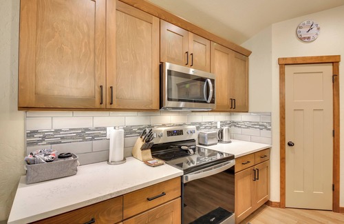 Bonner County House | Game Room + Patio: Pet-Friendly Oldtown Retreat