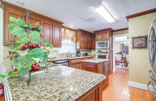 Gainesville House | Game Room + Pond: Spacious Gainesville Getaway!