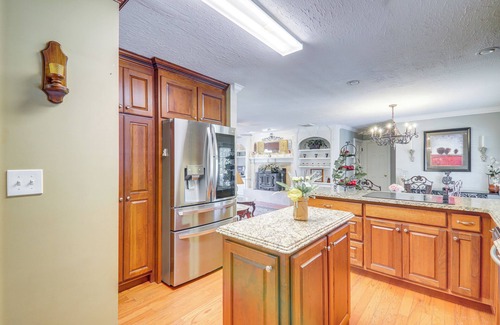 Gainesville House | Game Room + Pond: Spacious Gainesville Getaway!