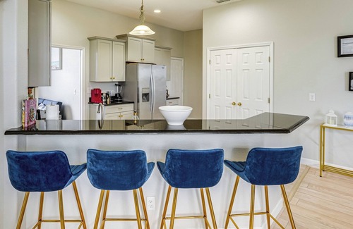 Haines City House | Game, Swim & Unwind: Lakeside Retreat Near Disney