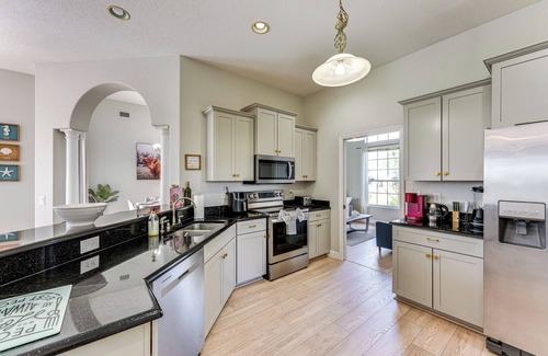 Haines City House | Game, Swim & Unwind: Lakeside Retreat Near Disney