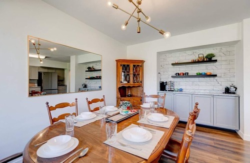 Windsor Heights House | GameRoom/2BD/Fast Wi-Fi