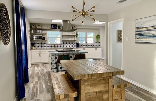 West San Antonio House | Games Galore & Rooftop Deck by St. Mary's, BMT