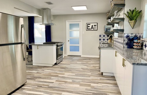 West San Antonio House | Games Galore & Rooftop Deck by St. Mary's, BMT