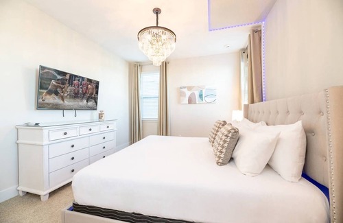 Bay Lake Villa | Games Room/Theatre/Arcade Game/Sleeps 20/Free shuttle to Disney/Private Pool&Spa