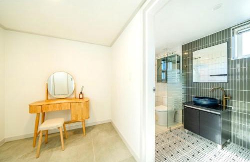 Gangneung House | Gangneung Uahaeng Stay Private House