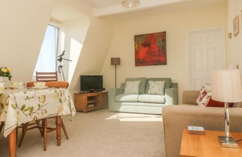 Coverack House | Gannet Watch