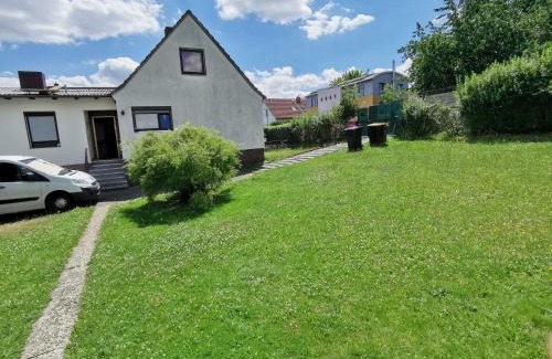 Kassel House | Ganzes Ferienhaus für 6 Personen in Kassel, so privat wie zu Hause ! inkl Gratis Parkplätze, WiFi, Smart TV, Top Lage