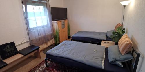Kassel House | Ganzes Ferienhaus für 6 Personen in Kassel, so privat wie zu Hause ! inkl Gratis Parkplätze, WiFi, Smart TV, Top Lage