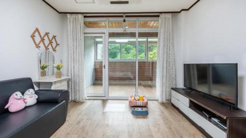 Seorak House | Gapyeong Areuno Pet Pension