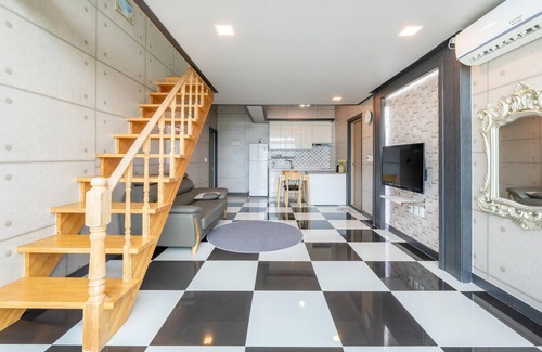 Oeseo House | Gapyeong Chagall Spa Pension