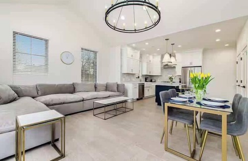 Downtown Columbus House | Garage Parking -Short North - Convention
