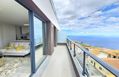 Canico Apartment | Garajau Palace Sea View II by Rentallido