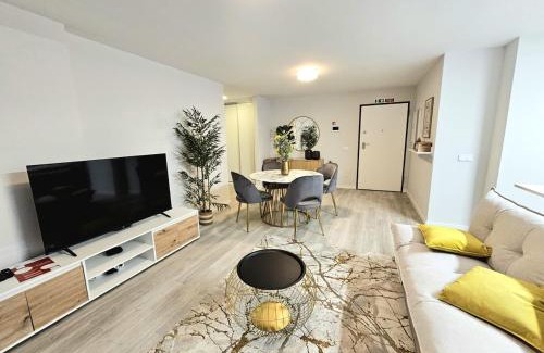 Canico Apartment | Garajau Palace Sea View II by Rentallido