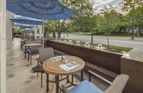 Downtown Salt Lake City Hotel | Garden 1 King, Little America, Romantic Setting, Near Temple Square