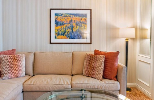 Downtown Salt Lake City Hotel | Garden 1 King, Little America, Romantic Setting, Near Temple Square