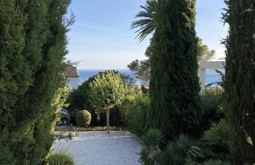 Saint-Raphael Condo | Garden apartment in historic villa