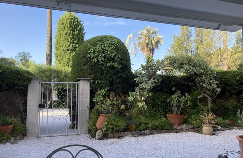 Saint-Raphael Condo | Garden apartment in historic villa