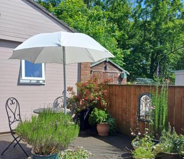 Morpeth Apartment | Garden Apartment Morpeth- with lockable bike storage!