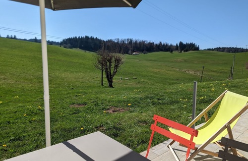 Paroisse des Monts de Bienne Condo | Garden apartment with terrace in the heart of nature