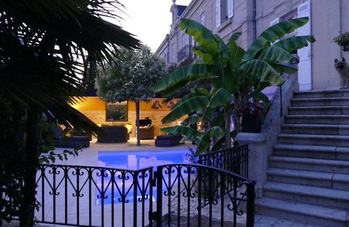 Perigueux Apartment | Garden apartment with swimming pool
