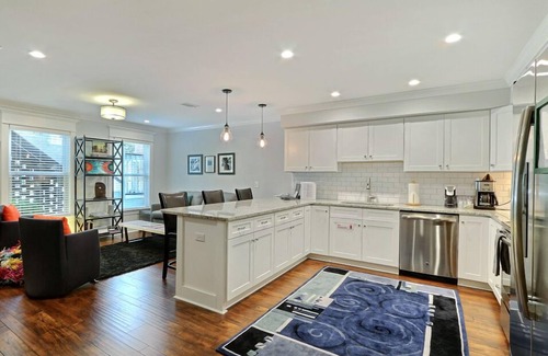 Historic Downtown Savannah House | Garden Apartment with Parking, Heated Pool Access