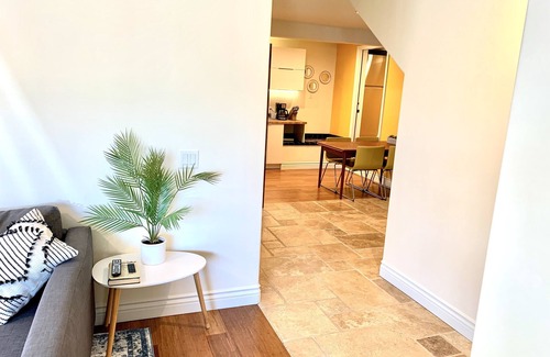 Point Loma Heights House | Garden Beach Suite