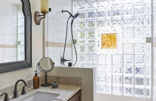 La Canada Flintridge House | Garden Casita - pool, hot tub, pets, patio