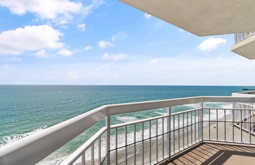 Garden City Condo | Garden City Beach Oceanfront Condo 1102 | Rising Tides Properties Rental