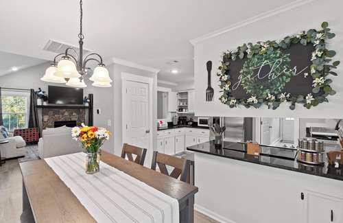 Gracewood House | Garden City Hideaway - Cozy 3bdr/2ba home near Ft. Eisenhower