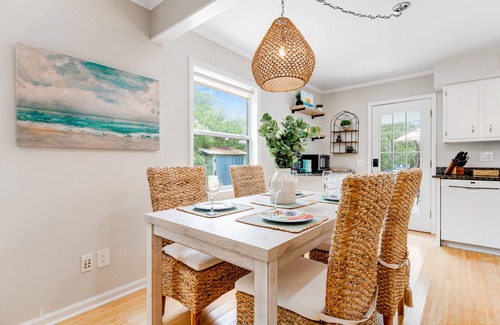 Santa Rosa Beach Cottage | Garden cottage close to beach with screened porch, WiFi, and central AC