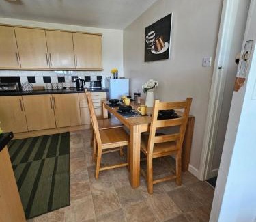 Carmarthen Apartment | Garden flat in Carmarthen