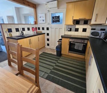 Carmarthen Apartment | Garden flat in Carmarthen