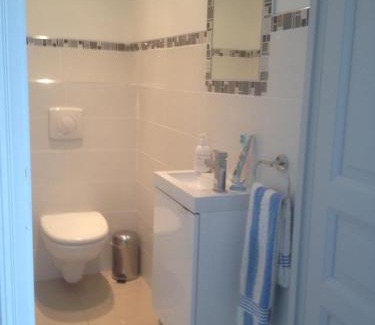 Hautot-sur-Mer Apartment | Garden-level studio