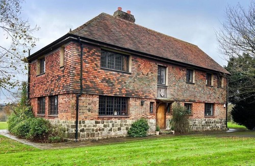 Edenbridge House | Garden Of Eden: Large Farmhouse & Grounds, Kent