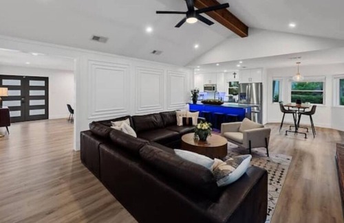 Austin House | Garden Party