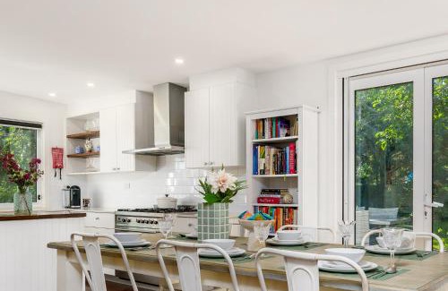 Pialligo House | Garden Precinct 3BR, Walking distance to Airport - Hosted by Canstay