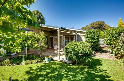 Marewa House | Garden Retreat - Napier Holiday Home