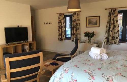 Brecon House | Garden Room near Brecon