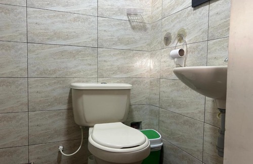 Santa Maria House | Garden Serenity Bunk Room with Private Bath Near Airport