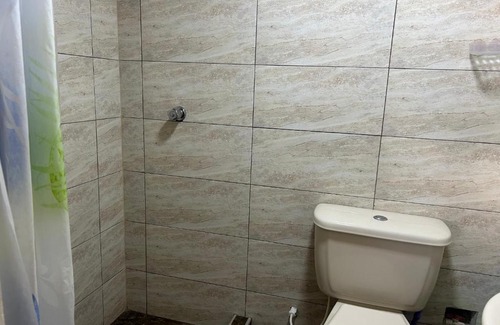 Santa Maria House | Garden Serenity Bunk Room with Private Bath Near Airport