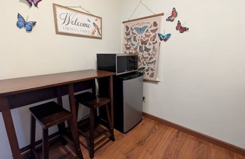 Vallejo Apartment | Garden studio oasis in historic home with free laundry