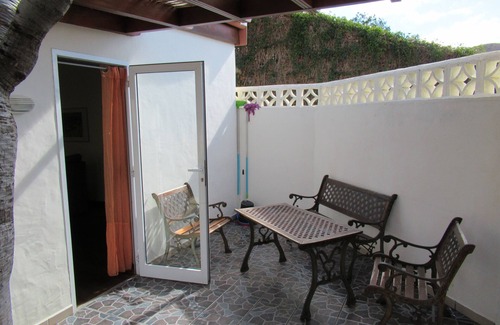 Tazacorte Apartment | Garden studio with pool and sea view
