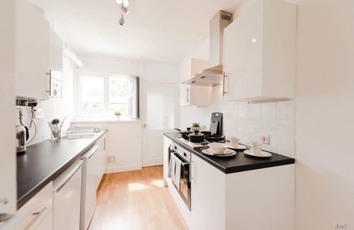 Doncaster House | Garden View Double Room