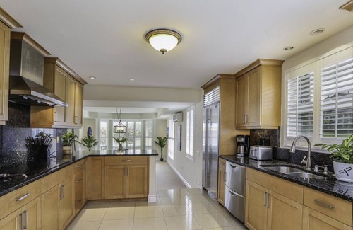 Kaiulani House | Garden view Home w/Shared pool,Hot Tub&walk to shops