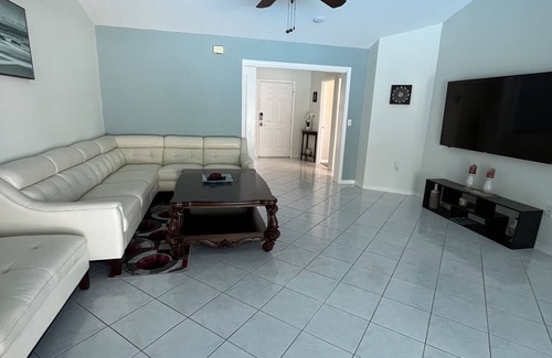 Sarasota Springs House | Garden View House